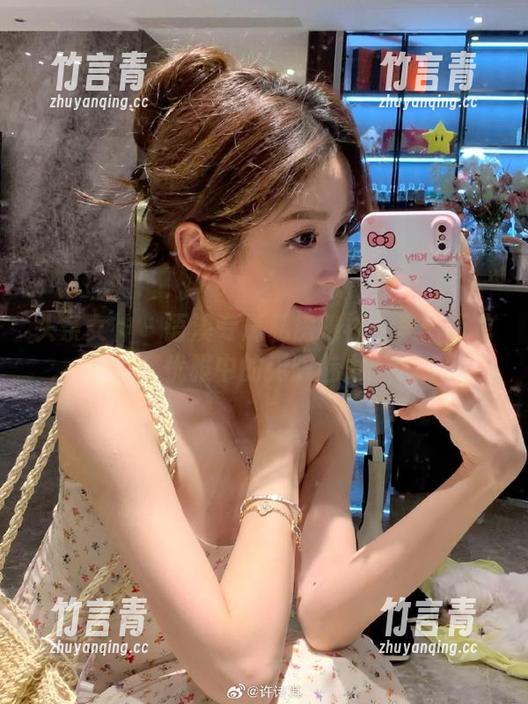 头条女神 - 语溪专属私房棉袜合集：简单优雅中的无限魅力