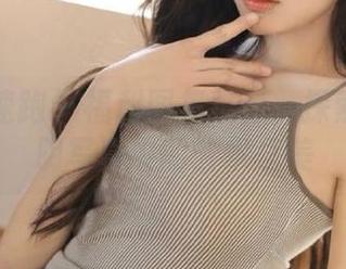 学妹加速跑 – 福利图集推荐：探索紫宁透明写真中的艺术之美