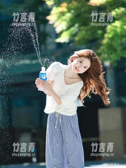 宋昱欣 微密圈 - 圣诞特辑:宋昱欣唯美写真资源免费分享,快来下载吧!