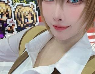 探索宫本樱的睡衣美图，宛如梦境般的作品，展现了无与伦比的优雅。