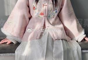 想看小女巫露娜的白色蕾丝长筒写真集？就等你来下载，别错过呀！
