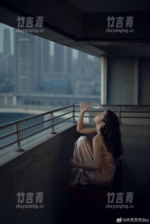 微密圈 - 体验小玉吃果冻的清新魅力，死库水写真图包让你一见倾心！