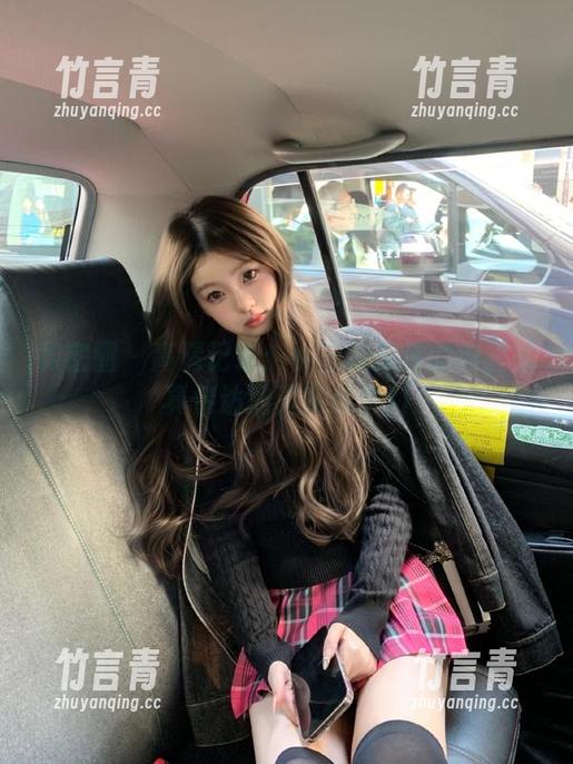 微密圈 - 高清记录：小玉吃果冻的肉丝写真传达的真实与梦幻