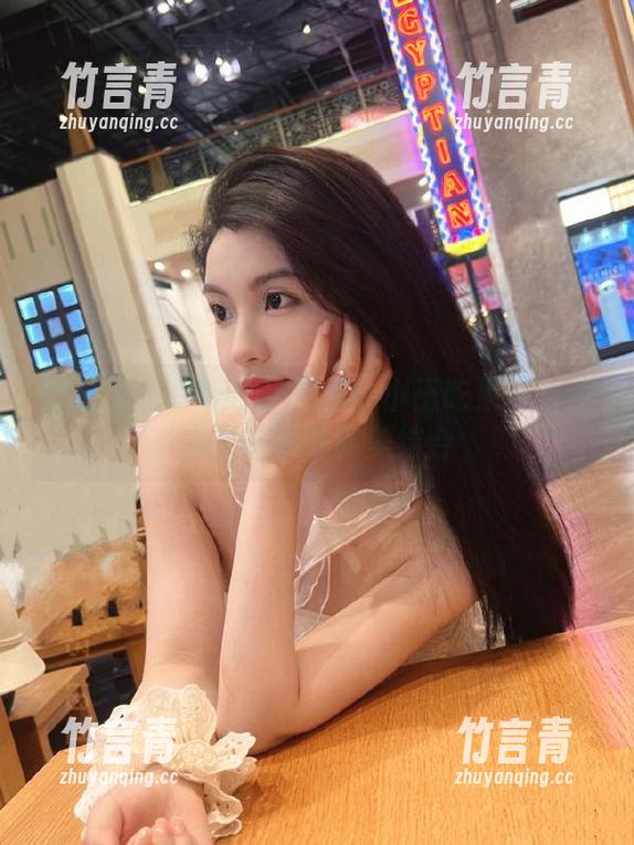 小玉吃果冻 微密圈 - 定制作品展示:小玉吃果冻与牛奶般肌肤的完美结合