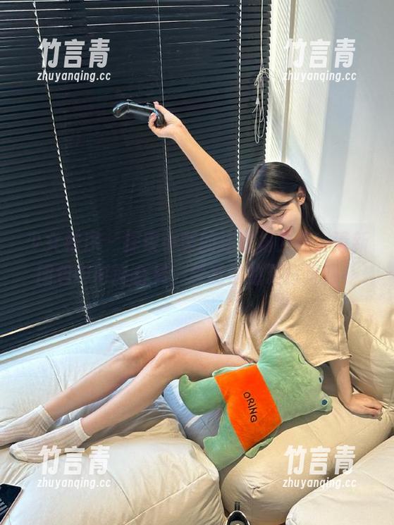 少女秩序-小葵 少女秩序 - 探索小葵的连衣裙世界,清新图包与时尚合集,寻觅你的夏日灵感!