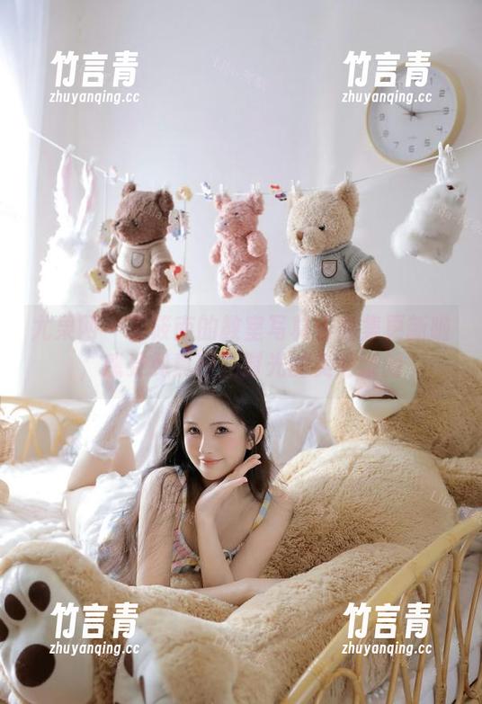 尤果网 - 丁筱南的教室写真作品集更新啦，感受纯真校园时光的美好瞬间