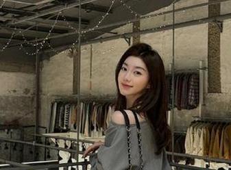 尤果网 – 沉浸在仙妮的修女写真中，感受图片背后的深情与细腻