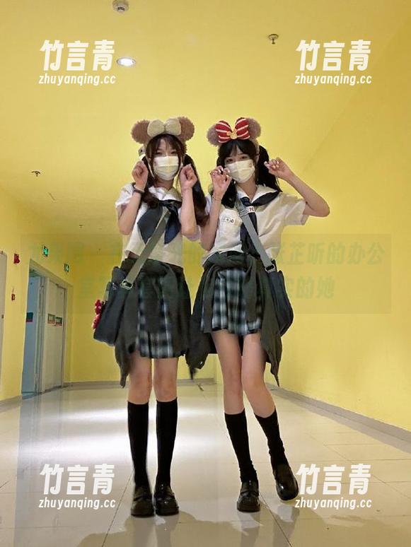 尤果网 - 在无圣光的瞬间，张芷昕的办公室写真套图让你领略真实的她