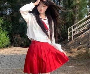 尤物馆 – 别再花钱！王闵多的毛衣写真原图全在这里，免费公开！