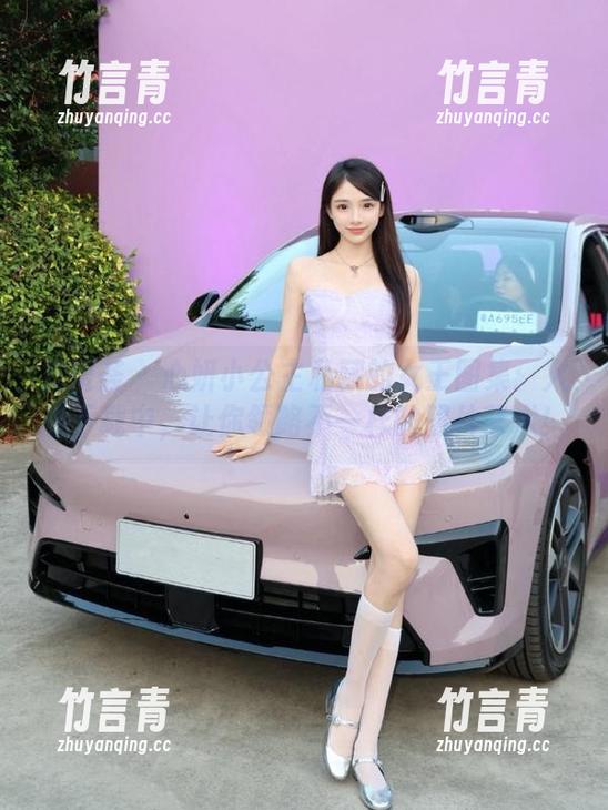 尤蜜荟-心妍小公主 尤蜜荟 - 心妍小公主私藏的女王图集:火热下载中,让你领略不一样的照片艺术!