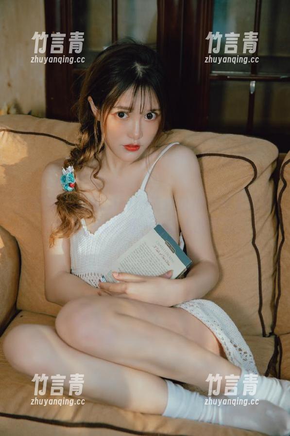 尤蜜荟 - 易阳Silvia清纯风格无圣光写真图集，捕捉每一抹动人的笑颜