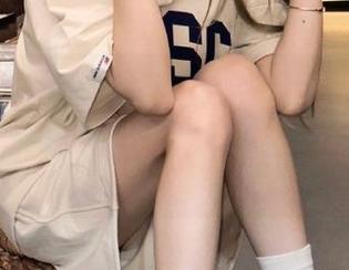 尤蜜荟 – 白茹雪Abby携白衬衫演绎的写真之美：每一幅作品都是春日阳光下的甜美邂逅！