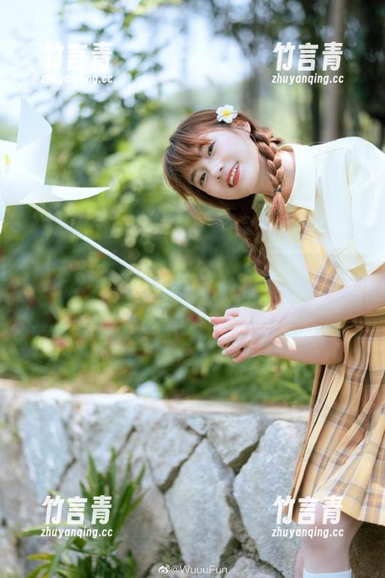 尤蜜荟 - 筱慧icon女孩写真合集：每张照片背后都有一段动人心弦的故事