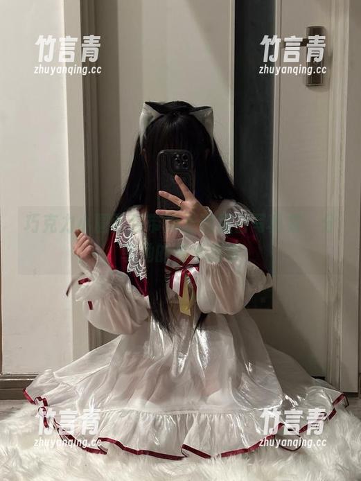 巧克力小圆面包带你走进黑白写真集，分享她的艺术故事