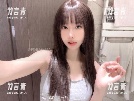 布丁大法夏日写真精选：梦幻海滩与清新绿意的完美结合