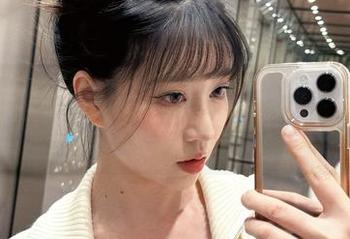 静待年年Nnian分享裤里丝的原图，感受每个细节的无穷魅力
