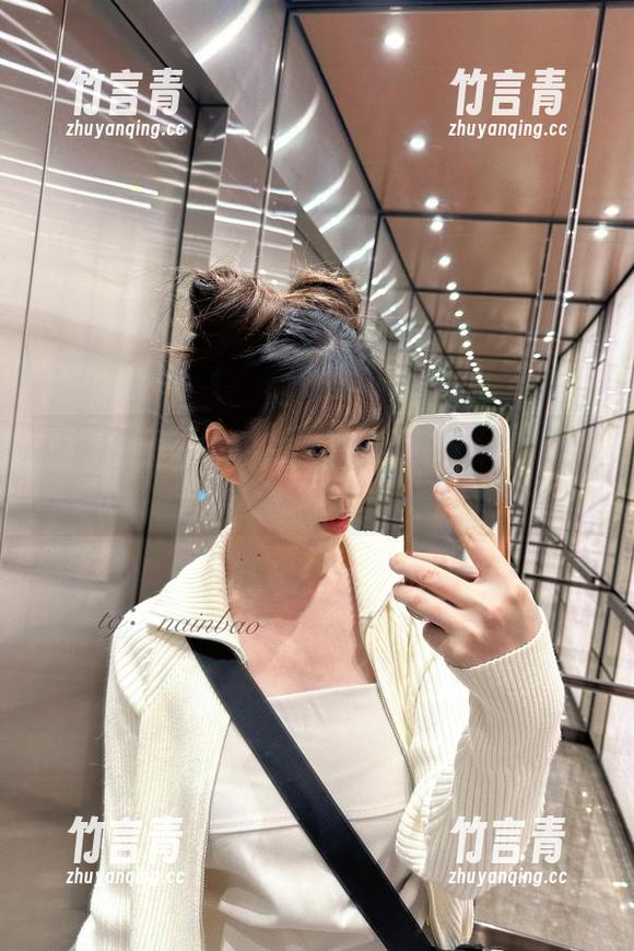 静待年年Nnian分享裤里丝的原图，感受每个细节的无穷魅力