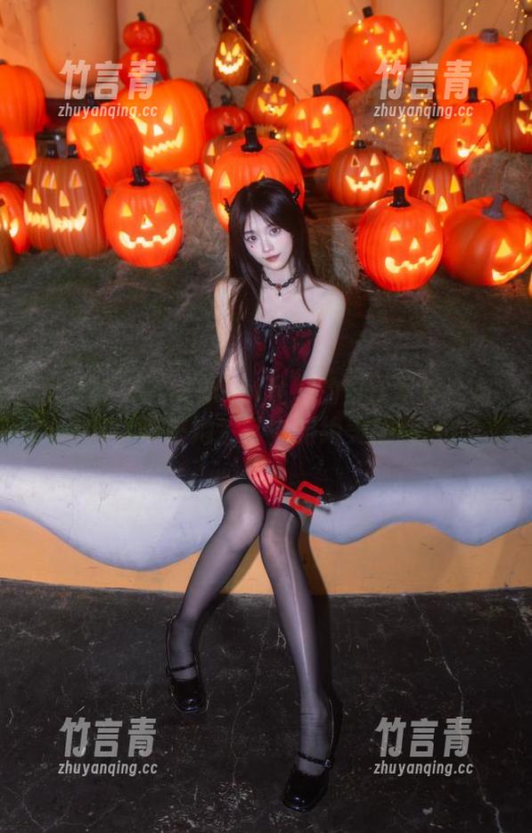 推女神-尤美Yumi 推女神 - 尤美Yumi私藏的日常写真合集,带来她生活中的绝美照片