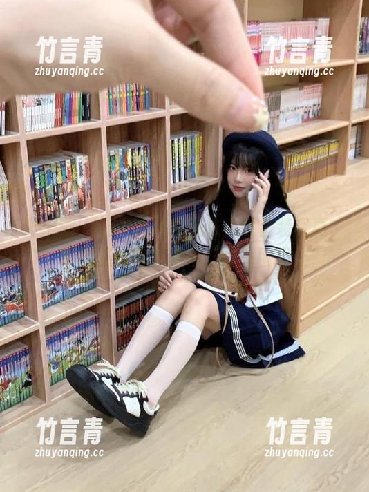 微密圈 - 让人心动的提袜少女套装写真，原图资源抢先发布，速来围观！