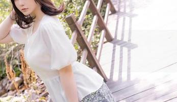 随着星之迟迟的视角，体验加藤惠兔女郎的高清美图带来的惊艳之旅