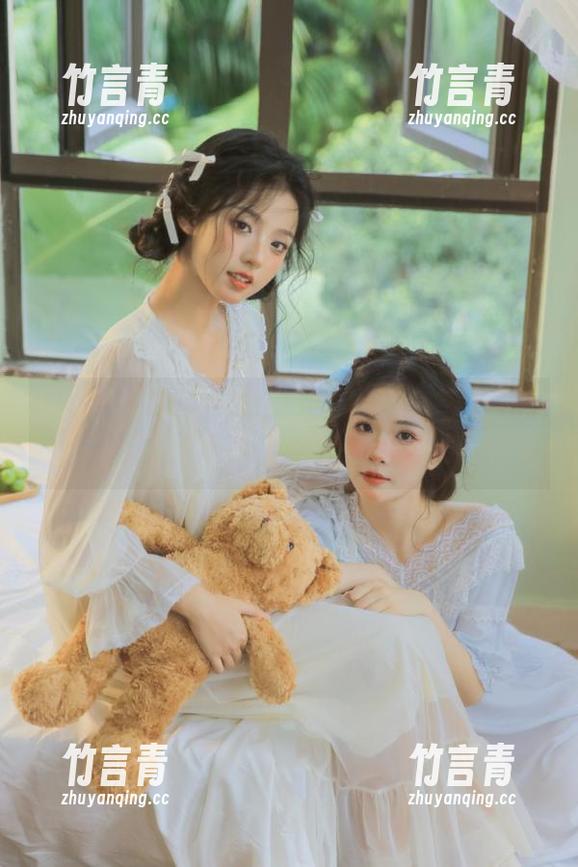星颜社 - 快来下载Erikaki油亮写真合集，领略她自由自在的艺术表达！
