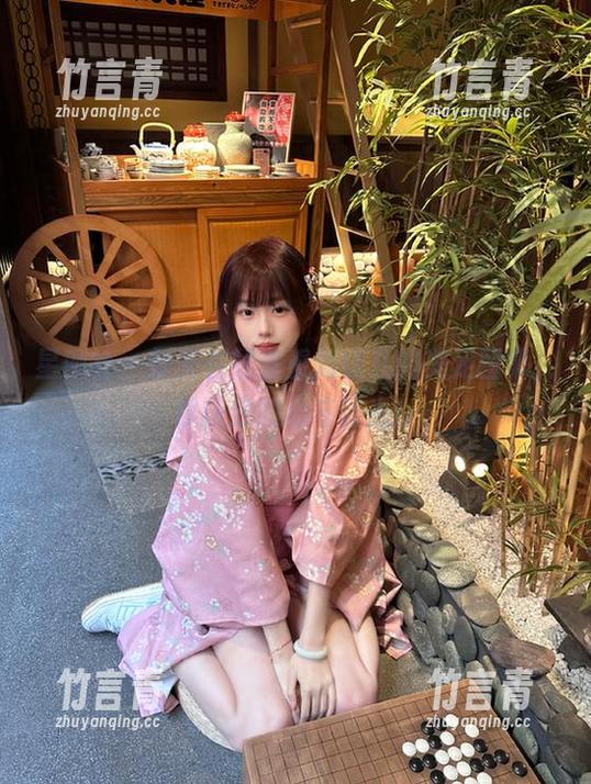 星颜社 - 快来在线查看刘钰儿的美足图集，俘获你的心与目光！