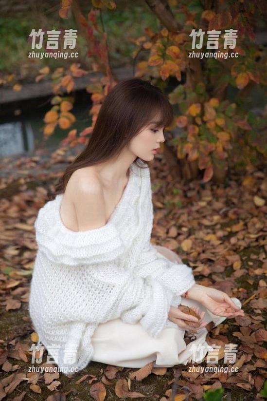 果团网 - 私拍蜜桃Q妹儿双人图集：在镜头下感受友谊的温暖与美好