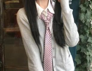 果团网 – 在线欣赏龚玥菲JK写真，轻松自嘲：“这就是我的真实水平”