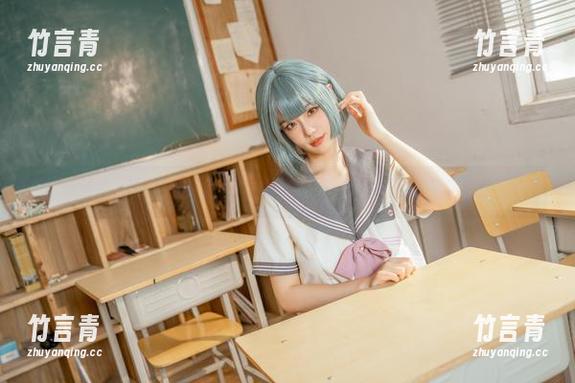 泳衣定制大揭秘：桃良阿宅带你欣赏她的图集之旅！