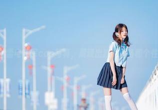 桜桃喵的雷电将军cos写真，展现出独特风格和个性魅力！
