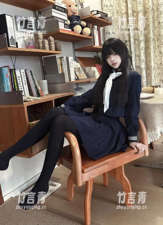 梦丝女神-花月舞 梦丝女神 - 花月舞少女的青春气息,在写真合集中的个性套图中,尽情释放她的无限魅力!