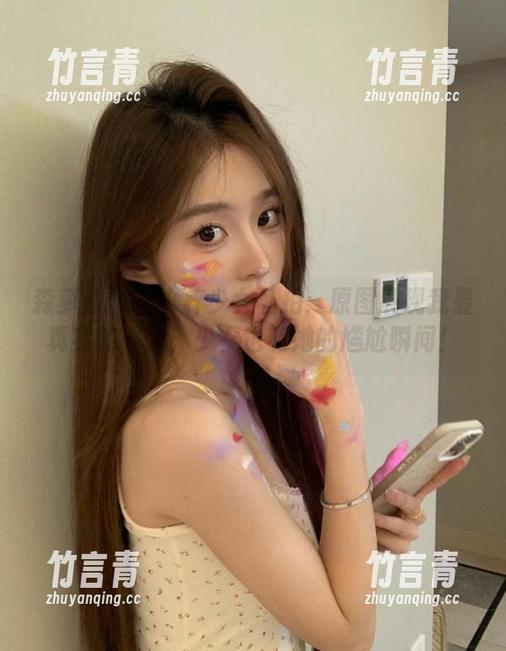 森萝财团 - 小梓少女私拍：原图展现我最真实的一面，少女也有她的尴尬瞬间！