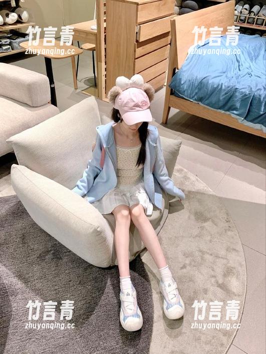 森萝财团-小樱 森萝财团 - 领略小樱夏日的清新:多款写真图片及原图曝光