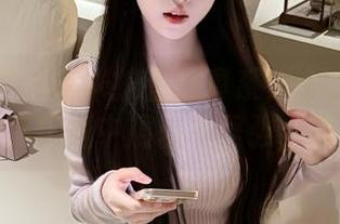 森萝财团 – 甜米护士写真系列合集：分享她在护理中展现的坚强与美丽