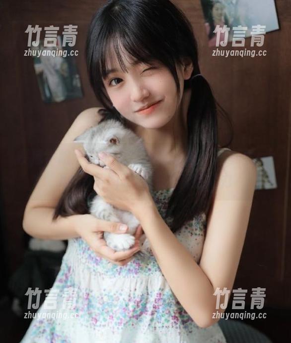 模范学院 - 凭借皮衣展现个性，白茹雪abby的美图资源成就独特魅力