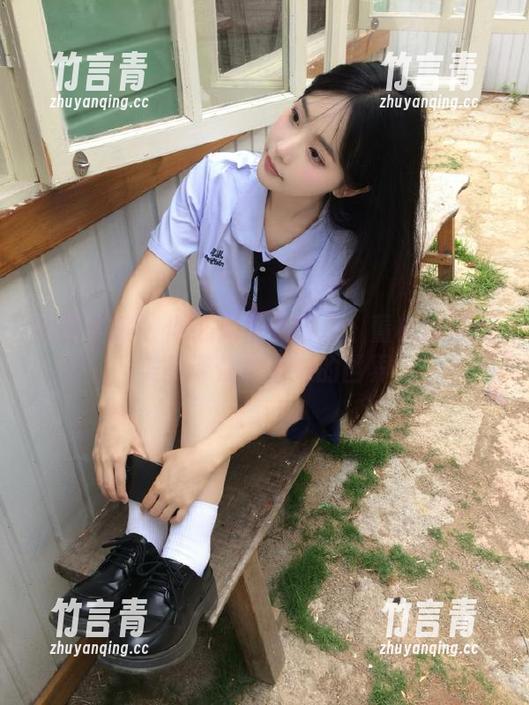 模范学院 - 倾心无圣光自拍：董林越深邃美图带你走入她的世界