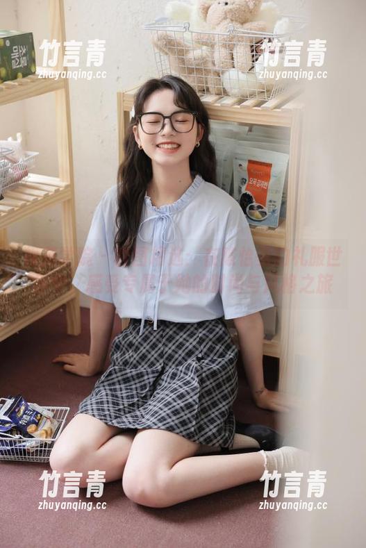 模范学院 - 套图精选：在陈怡曼的礼服世界中，感受专属于她的时尚与风格之旅