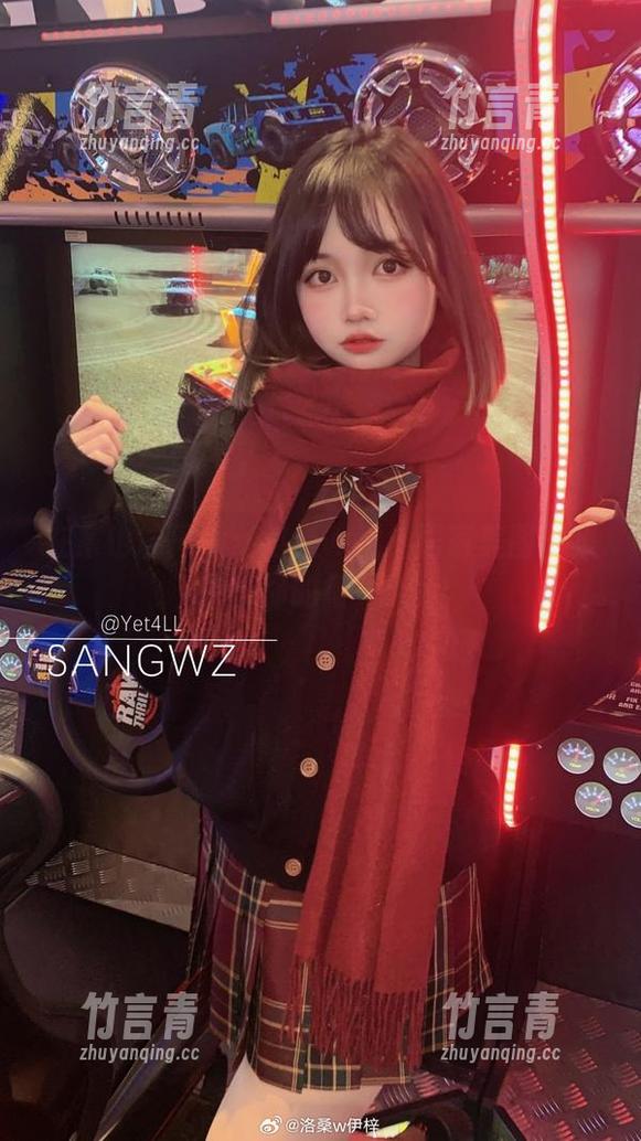 在家也能闪耀：洛桑w伊梓居家美图合集点亮你的每一天！