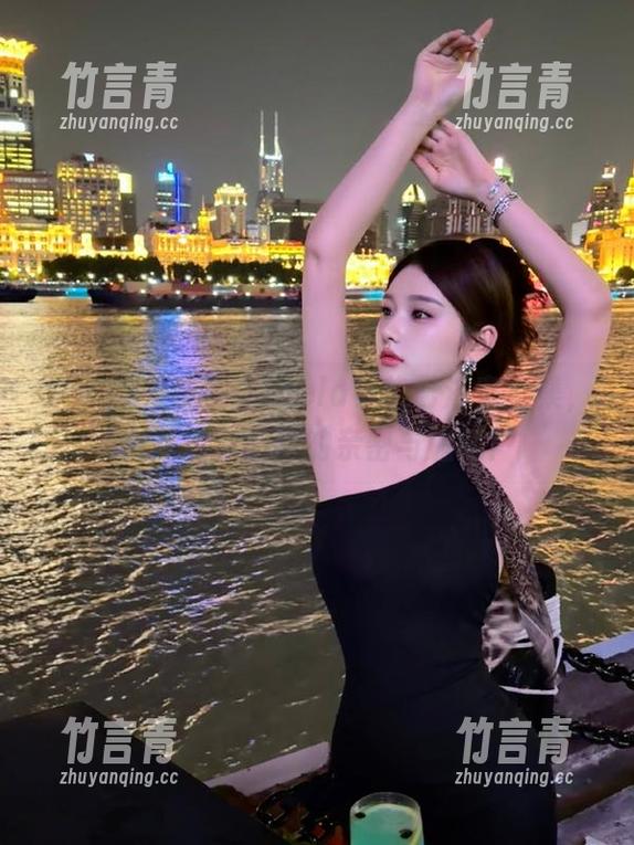 爱蜜社 - 走进Angela小热巴浴室全集，感受她作品中的亲密与温暖！