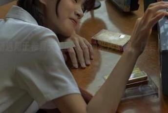 爱蜜社 – 精选周于希夏天美图：在阳光沙滩间，感受青春的热情与奔放！