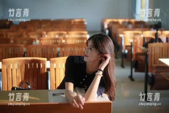 爱蜜社 - 探索私房秘密：雪儿Cier牛仔裤图片揭示了怎么样的时尚态度？