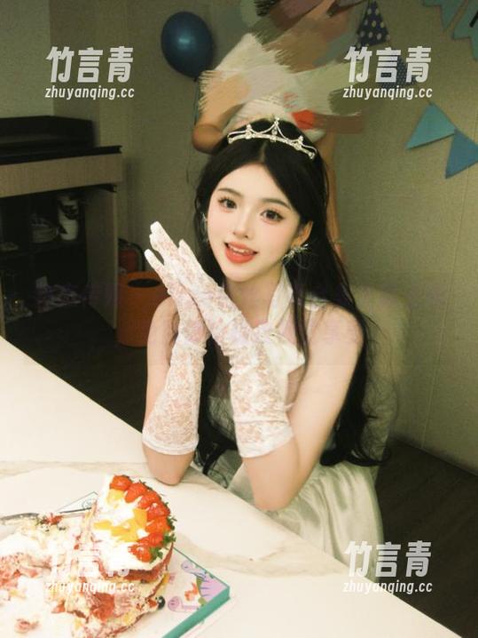 物恋传媒 - elise白丝写真合集全新上线，免费体验极致视觉享受