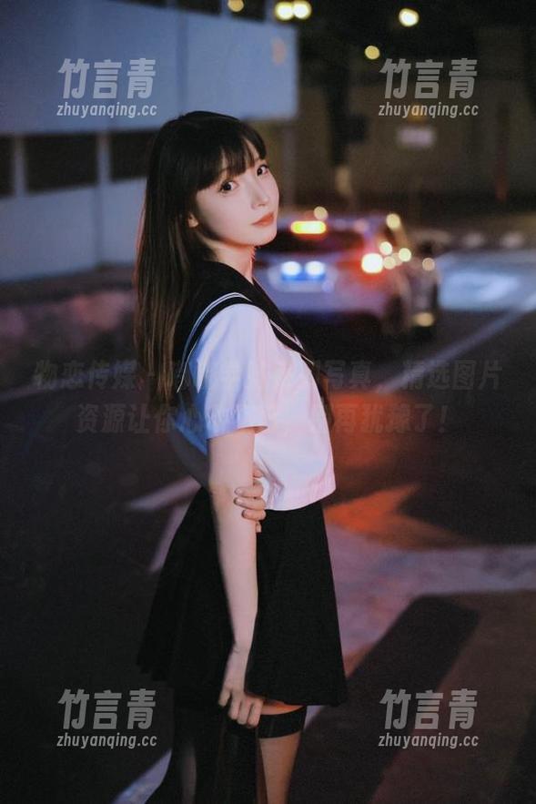 物恋传媒 - 嘟嘟学妹系列写真，精选图片资源让你心动不已，别再犹豫了！