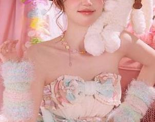 物恋传媒 – 黑丝写真私拍图集，婷婷展现她的性感与优雅并存的风姿