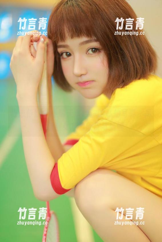 物恋传媒 - 小晴天献给你的私拍写真，尽显猫系女友的俏皮与妩媚