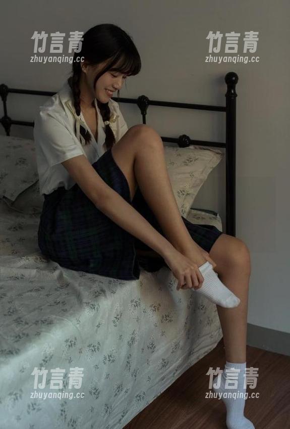 物恋传媒 - 在众多套图中，为什么我偏爱菜菜的棉袜系列？这份资源绝对值得一看！