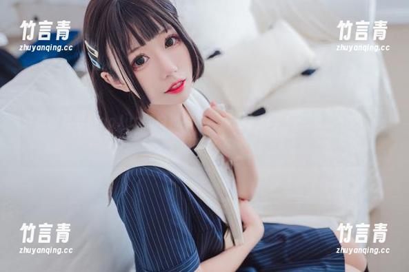 猫君君MaoJun 共享猫君君MaoJun的白衬衫写真原图,感受每一帧里的青春与优雅之美