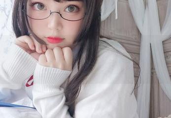 海边的梦幻瞬间：白烨烨的美图与壁纸，让你流连忘返