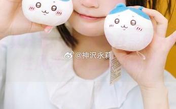 最新写真分享：神沢永莉在黑色中释放个性风采，尽显潮流魅力