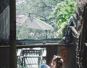 在神沢永莉比基尼的美图套图中，感受无与伦比的青春活力